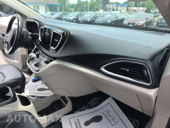 2018 Chrysler Pacifica Touring L Plus 121.6" WB – miniatura 20