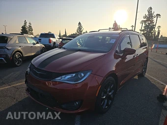 2018 Chrysler Pacifica Touring L Plus 121.6" WB