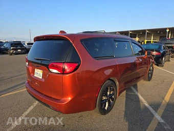 2018 Chrysler Pacifica Touring L Plus 121.6" WB – miniatura 4