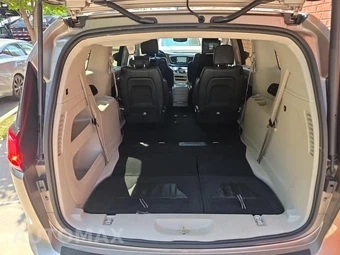2018 Chrysler Pacifica Touring L Plus 121.6" WB – miniatura 19