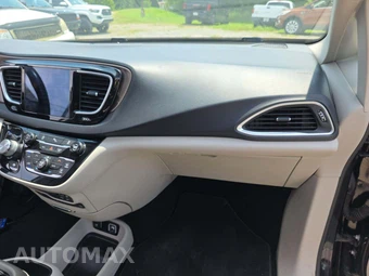 2018 Chrysler Pacifica Touring L Plus 121.6" WB - miniatura 17