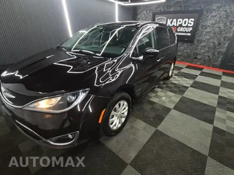 2018 Chrysler Pacifica Touring Plus 121.6" WB
