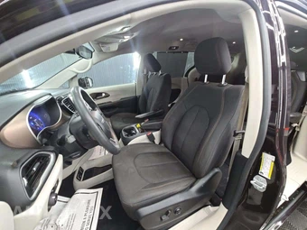 2018 Chrysler Pacifica Touring Plus 121.6" WB – miniatura 3