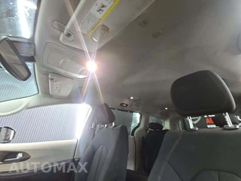 2018 Chrysler Pacifica Touring Plus 121.6" WB – miniatura 8