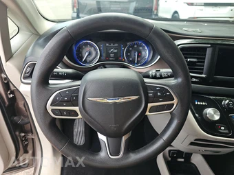 2018 Chrysler Pacifica Touring Plus 121.6" WB – miniatura 10