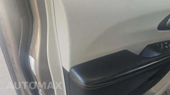 2018 Chrysler Pacifica Touring Plus 121.6" WB – miniatura 28