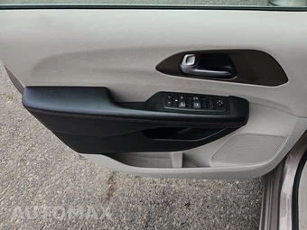 2018 Chrysler Pacifica Touring Plus 121.6" WB – miniatura 9