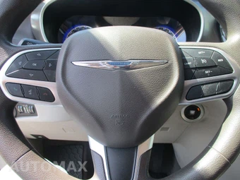 2018 Chrysler Pacifica Touring Plus 121.6" WB - miniatura 17