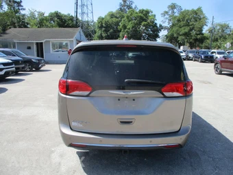 2018 Chrysler Pacifica Touring Plus 121.6" WB - miniatura 3