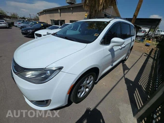 2018 Chrysler Pacifica Touring Plus 121.6" WB