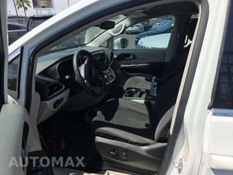 2018 Chrysler Pacifica Touring Plus 121.6" WB – miniatura 6
