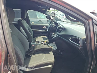 2018 Chrysler Pacifica Touring Plus 121.6" WB – miniatura 8