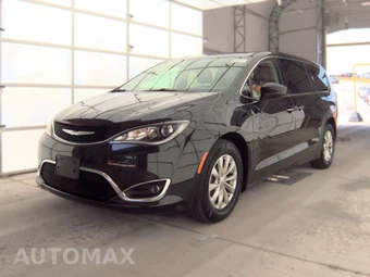 2018 Chrysler Pacifica Touring Plus 121.6" WB