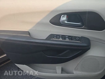 2018 Chrysler Pacifica Touring Plus 121.6" WB – miniatura 9