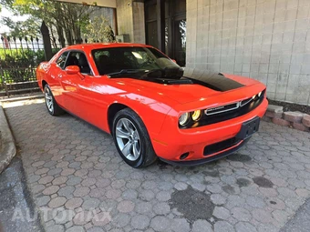 2018 Dodge Challenger SXT – miniatura 4