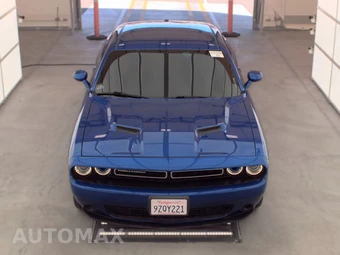 2018 Dodge Challenger SXT - miniatura 2