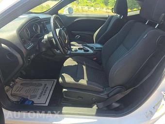 2018 Dodge Challenger SXT - miniatura 3