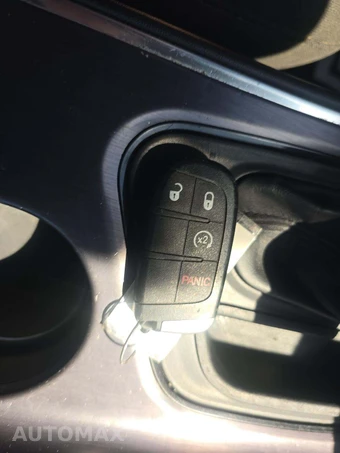 2018 Dodge Challenger SXT - miniatura 5
