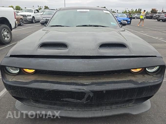 2018 Dodge Challenger SXT – miniatura 2