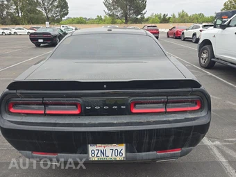2018 Dodge Challenger SXT – miniatura 5