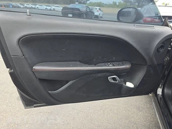 2018 Dodge Challenger SXT – miniatura 9