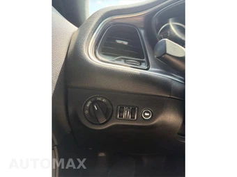 2018 Dodge Challenger SXT - miniatura 32