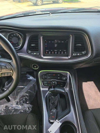 2018 Dodge Challenger SXT - miniatura 10