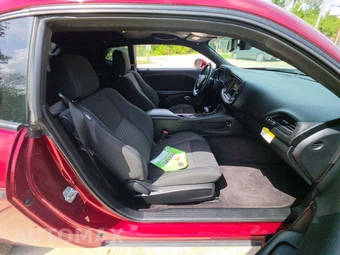 2018 Dodge Challenger SXT - miniatura 18