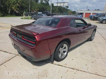 2018 Dodge Challenger SXT - miniatura 3