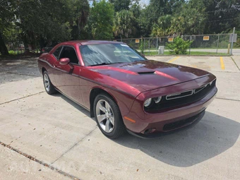 2018 Dodge Challenger SXT - miniatura 4