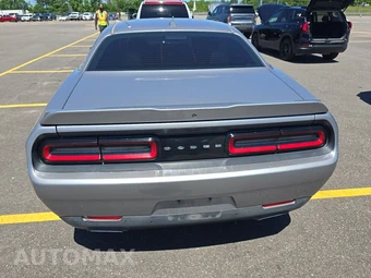 2018 Dodge Challenger SXT Plus – miniatura 5
