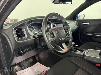 2018 Dodge Charger GT - miniatura 10