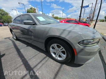 2018 Dodge Charger SXT – miniatura 4
