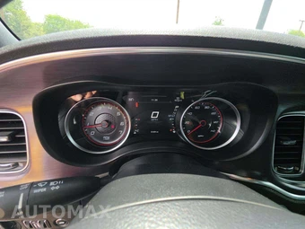 2018 Dodge Charger SXT – miniatura 9