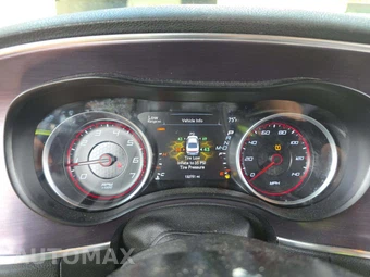2018 Dodge Charger SXT – miniatura 9