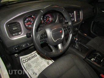 2018 Dodge Charger SXT – miniatura 9