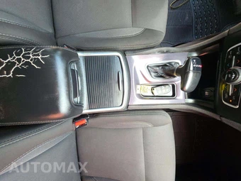 2018 Dodge Charger SXT – miniatura 8
