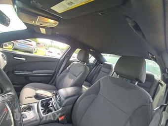 2018 Dodge Charger SXT – miniatura 8