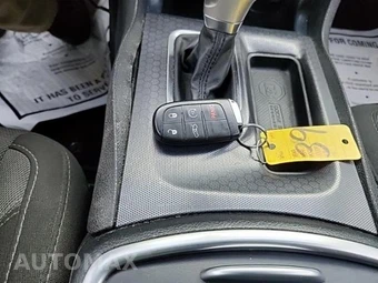 2018 Dodge Charger SXT Plus – miniatura 9