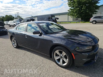 2018 Dodge Charger SXT Plus – miniatura 3