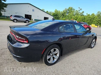 2018 Dodge Charger SXT Plus – miniatura 4