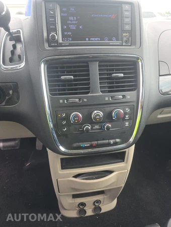 2018 Dodge Grand Caravan SE 121.2" WB - miniatura 11