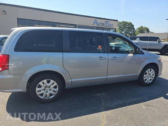 2018 Dodge Grand Caravan SE 121.2" WB - miniatura 4