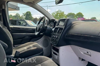 2018 Dodge Grand Caravan SE 121.2" WB - miniatura 11