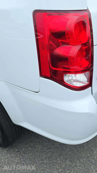 2018 Dodge Grand Caravan SE 121.2" WB - miniatura 27