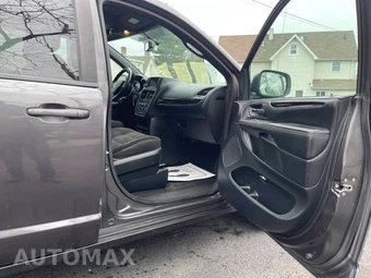 2018 Dodge Grand Caravan SE Plus 121.2" WB - miniatura 11
