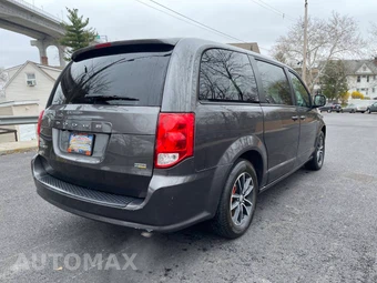 2018 Dodge Grand Caravan SE Plus 121.2" WB - miniatura 5