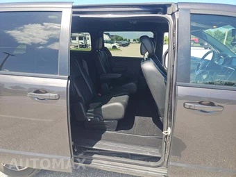2018 Dodge Grand Caravan SXT 121.2" WB – miniatura 14