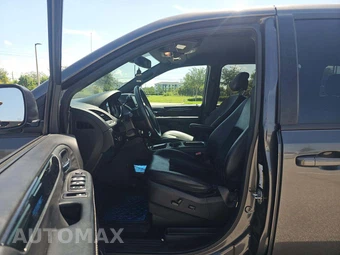 2018 Dodge Grand Caravan SXT 121.2" WB – miniatura 3