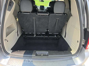 2018 Dodge Grand Caravan SXT 121.2" WB - miniatura 12